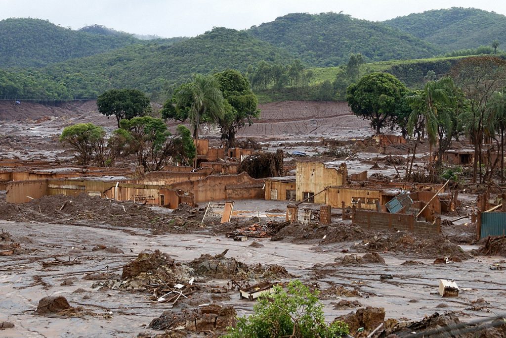 O Distrito de Bento Rodrigues, em Mariana, foi arrasado pela avalanche de rejeito de minério de ferro. Foto: Rogério Alves/TV Senado. 