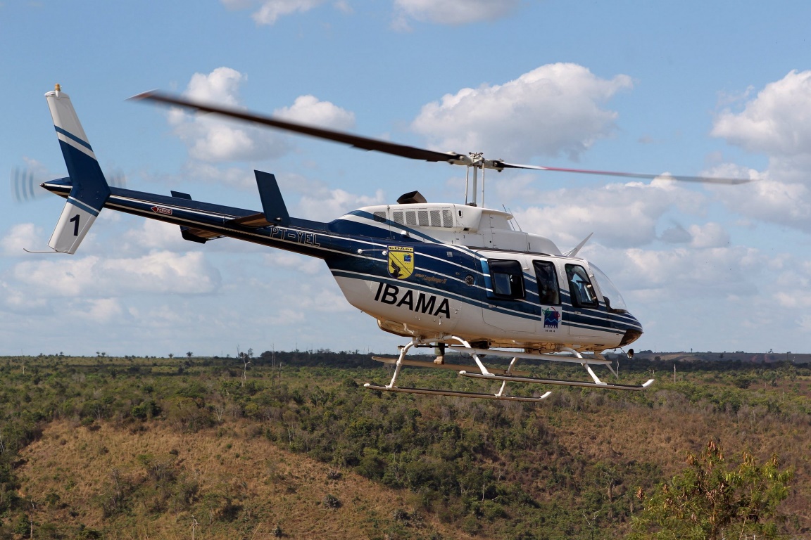 Os recursos cedidos pelo Fundo Amazônia serão utilizados para pagar o aluguel de veículos (carro e helicóptero) utilizados na fiscalização da região. Foto: Ibama/Flickr 