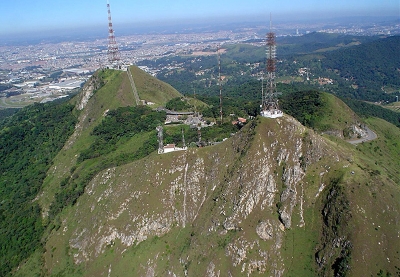 Vista de torres de transmissão no Parque Estadual de Jaraguá. Foto: Divulgação.