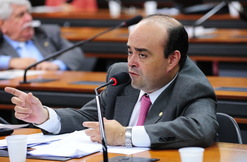 Deputado Bernardo Santana (acima) aproveita relatoria de projeto de lei para modificar lei que rege UCs. Foto: Alexandra Martins/Câmara dos Deputados.