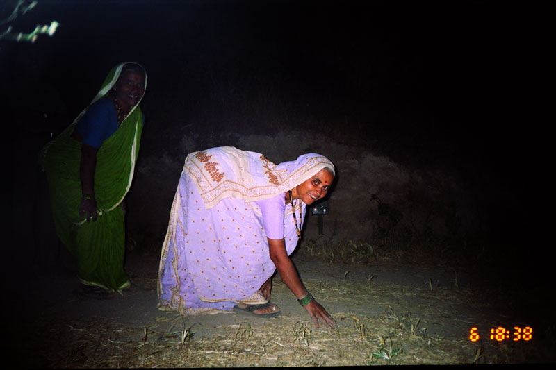 A surpresa é que apesar de conviverem no mesmo território, ataques de leopardos a pessoas na região são raros.