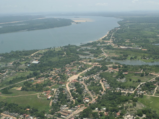 Acima, cidade de Itaituba. Foto: Marcelo Mendes de Oliveira.