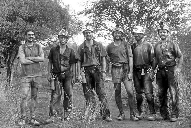 Equipe de exploração da Toca da Boa Vista, 1997. Tínhamos ficado 2 dias e 1 noite dentro da caverna, para explorar o chamado