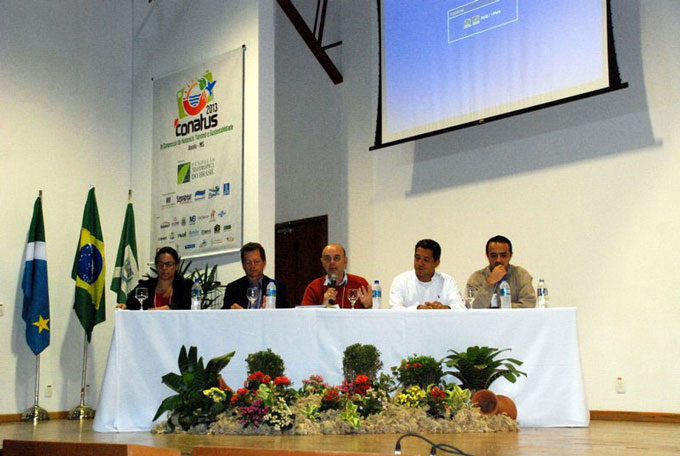 Primeira mesa-redonda do dia tratou de casos de sucesso no Centro-Oeste brasileiro.