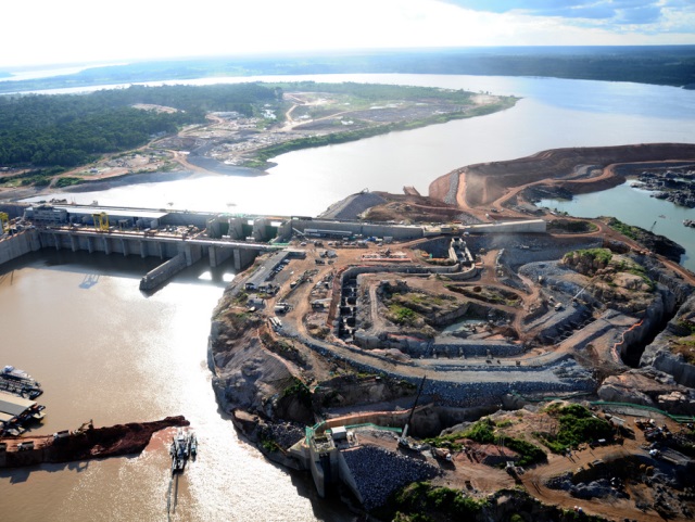 Vista aérea da usina hidrelétrica Santo Antônio, no rio Madeira, em Rondônia. Foto: Divulgação PAC (novembro 2011).