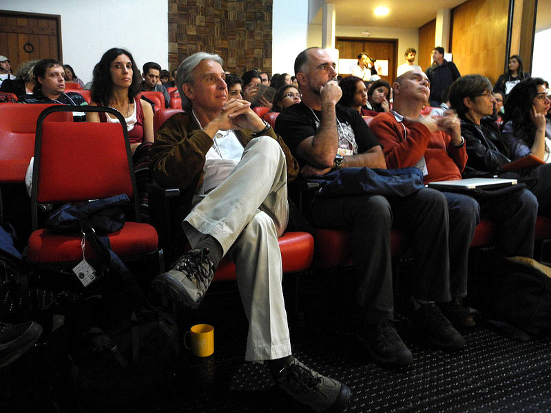 Palestrantes e platéia atentas as experiências relatadas. Foto: Fundação Neotrópica