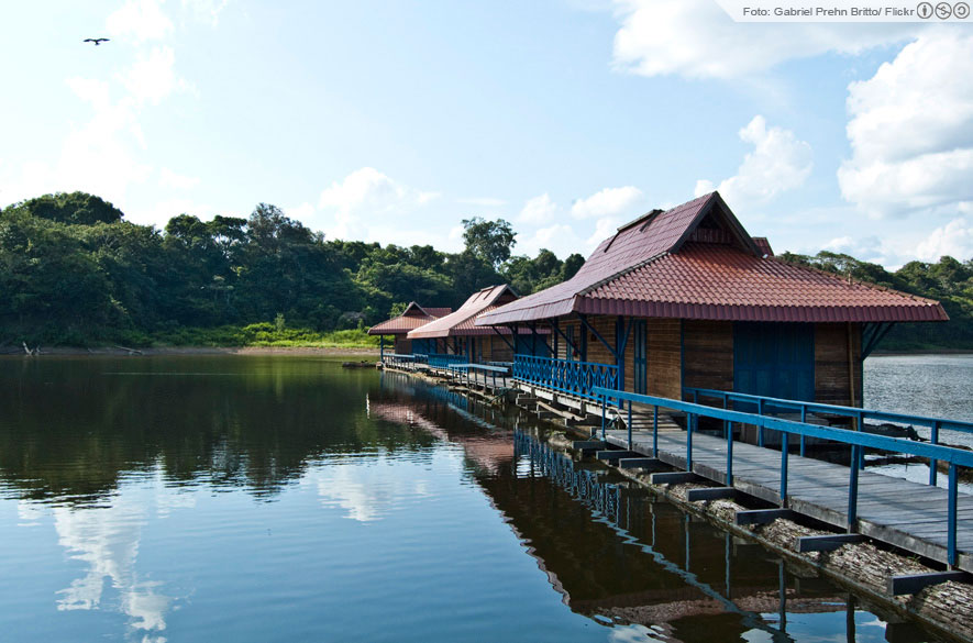 Pousada Flutuante Uacari, localizada na Reserva Mamirauá. Foto: Gabriel Prehn Britto/Flickr