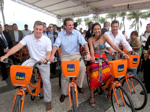 Luciano Huck (apresentador de TV), Eduardo Paes (prefeito do Rio), Fernanda Keller (triatleta) e Zeca Rudge (Banco Itaú). Foto: Eduardo Pegurier