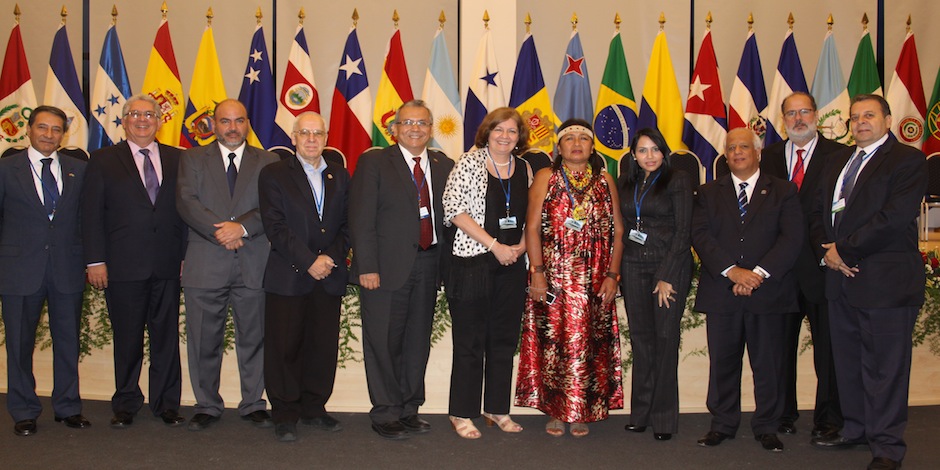 No sábado passado o Parlamento Latino-Americano expressou seu apoio ao Equador, acusando a Chevron de tentar escapar de sua responsabilidade por danos ambientais na Amazônia equatoriana. Crédito: Parlamento Latino-Americano