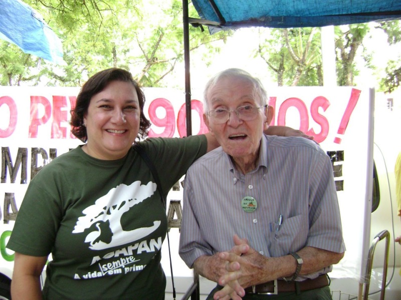 Augusto Carneiro comemora seus 90 anos com seus amigos da Agapan. Foto: Arquivo Agapan.