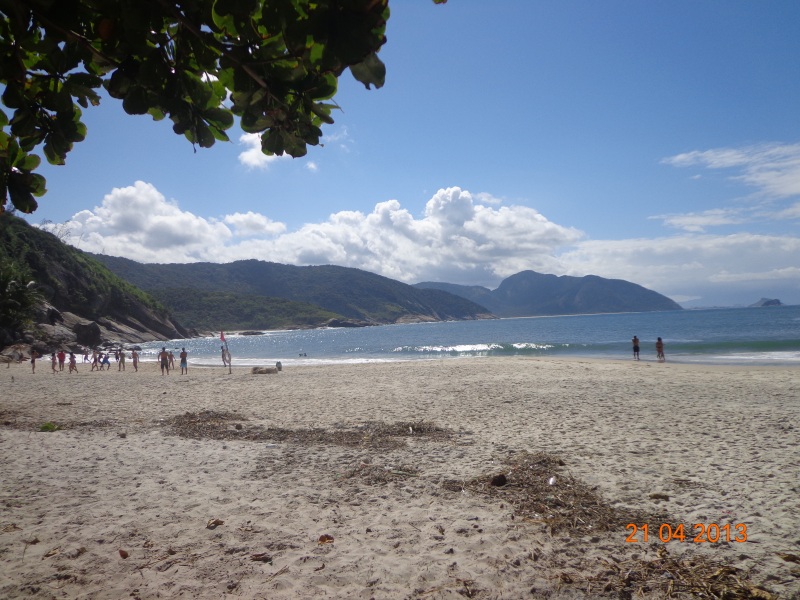 Material trazido pela maré na Praia do Perigoso. Foto: divulgação