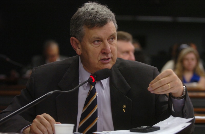 Coordenador da bancada ruralista, o deputado Luis Carlos Heinze (acima) quer modificar pontos do Cadastro Ambiental Rural. Foto: Edson Santos/Câmara dos Deputados.