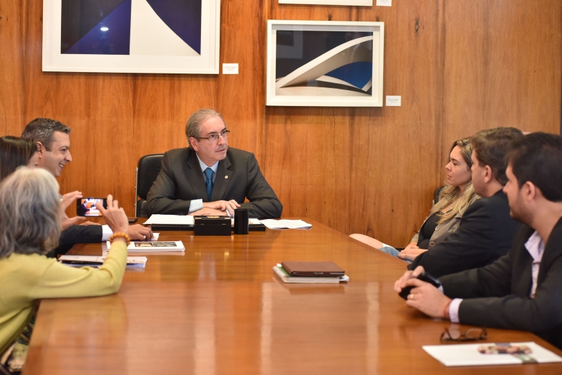 Presidente da Câmara assume compromisso de acelerar processo de tramitação do projeto de lei. Foto: Foto: Zeca Ribeiro/Câmara dos Deputados.