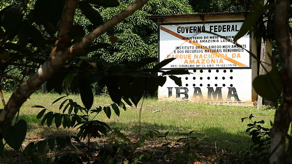 Entrada do Parque Nacional da Amazônia, cortado pela rodovia Transamazônica. (Foto: Fernanda Ligabue)