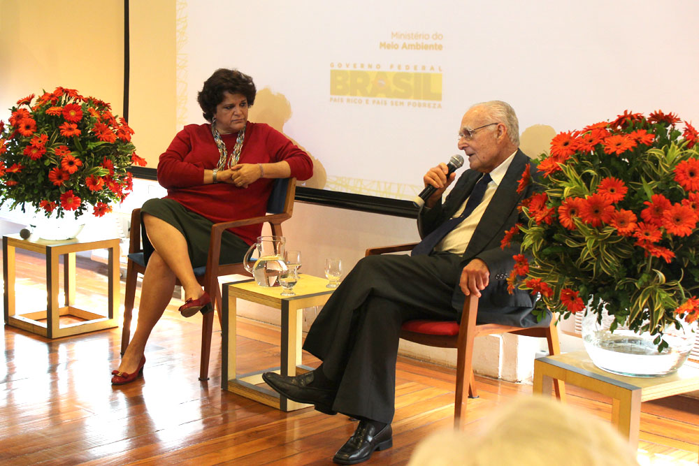 A Ministra e o Almirante. Cortesia /Paulo Guilherme Pingüim - Divers for Sharks.