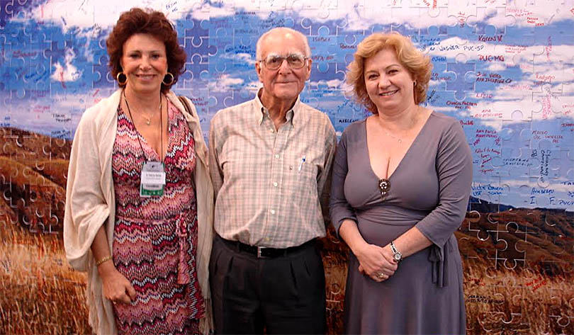O Almirante Ibsen de Gusmão Câmara, ladeado por Maria Tereza Jorge Pádua e Malu Nunes, durante o Congresso Brasileiro de Unidade de Conservação (CBUC), em Foz do Iguaçu (2007). Foto: Marc Dourojeanni