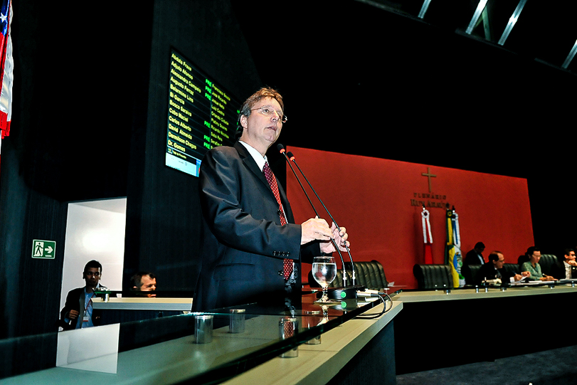 O presidente da Comissão de Meio Ambiente da Assembléia Legislativa, deputado estadual Luiz Castro (PPS), criticou o projeto, mas não conseguiu evitar a aprovação. Crédito: