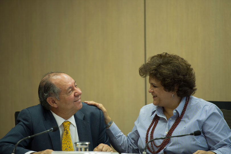 O ministro da Ciência e Tecnologia, Clelio Campolina Diniz e a ministra do Meio Ambiente, Izabella Teixeira, anunciam a diminuição da taxa do desmatamento na Amazônia. Foto: Marcelo Camargo/Agência Brasil