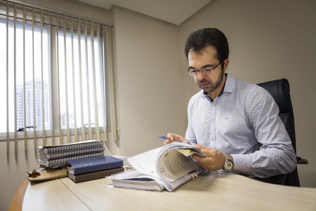 O procurador Daniel Azeredo no seu escritório, em Belém, no Ministério Público Federal