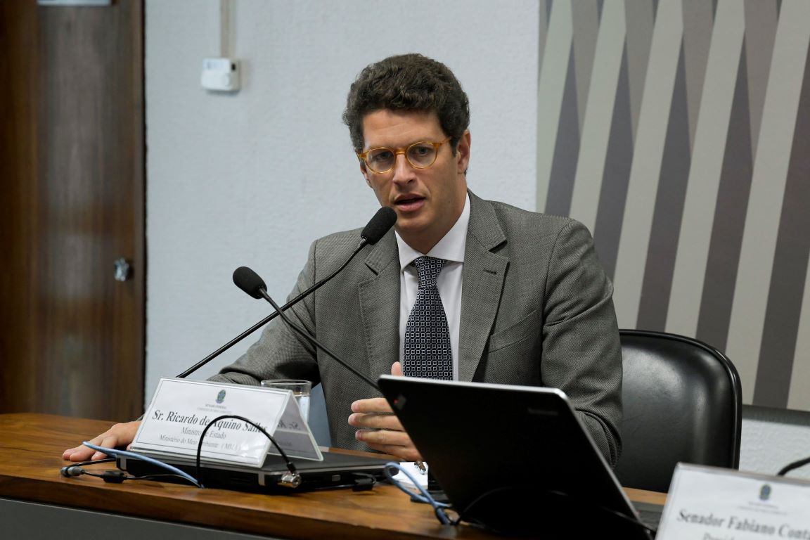 Salles nomeia advogada para chefiar Superintendência do Ibama no Acre