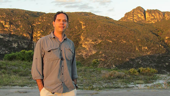 Na foto, José Alves de Siqueira Filho, organizador do livro. Crédito: divulgação.