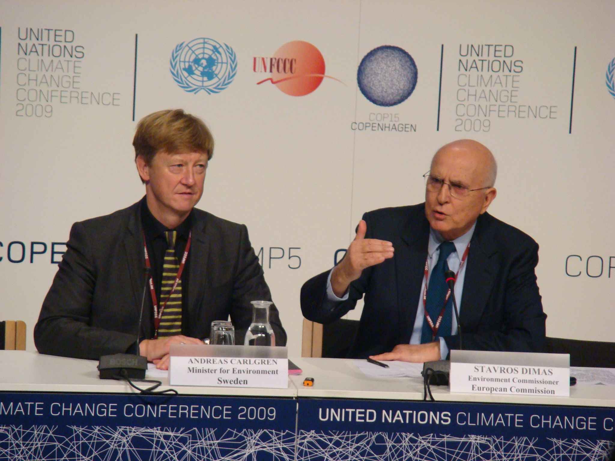 Ministro sueco, Andreas Carlgreen, e comissário de meio ambiente da UE, Stavros Dimas, negam que bloco esteja fugindo de polêmicas (foto: Andreia Fanzeres)