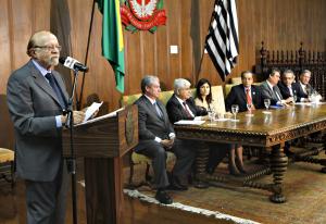Governador de São Paulo, Alberto Goldman, durante cerimônia que firmou empréstimo para financiar conservação na Mata Atlântica (foto: Gilberto Marques/Gov. de SP)