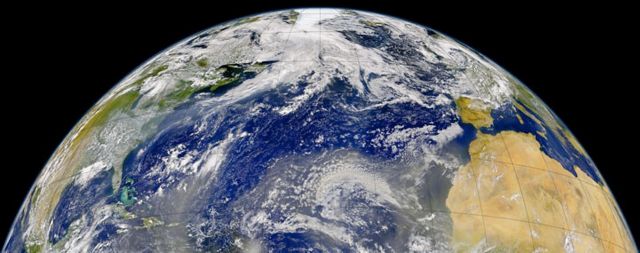 O aerosol formado pela poeira é claramente visível em imagens de satélite sobre o Oceano Atlântico, desde o oeste da África ao Caribe e Golfo do México.  Crédito: SeaWIFS Project, NASA/Goddard Space Flight Center and ORBIMAGE.