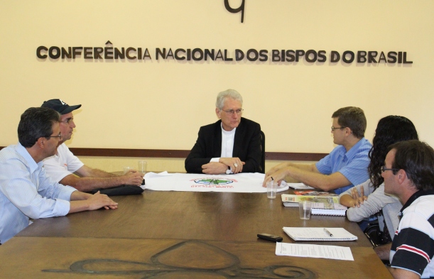 Membros do Movimento dos Atingidos por Barragens, em reunião com a CCBB. Foto: divulgação.