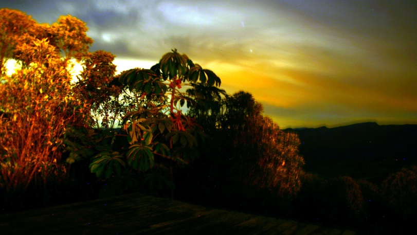 Restos de luz na noite do Cerrado. Foto: Luiz Navarro