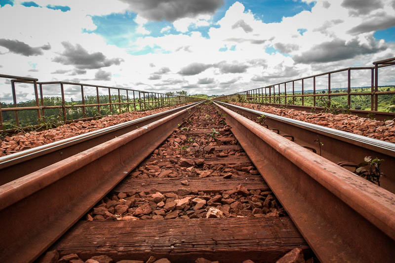  Trecho da Estrada de Ferro da Vale que corta Piquiá de Baixo. Foto: Fabíola Ortiz/((o))eco