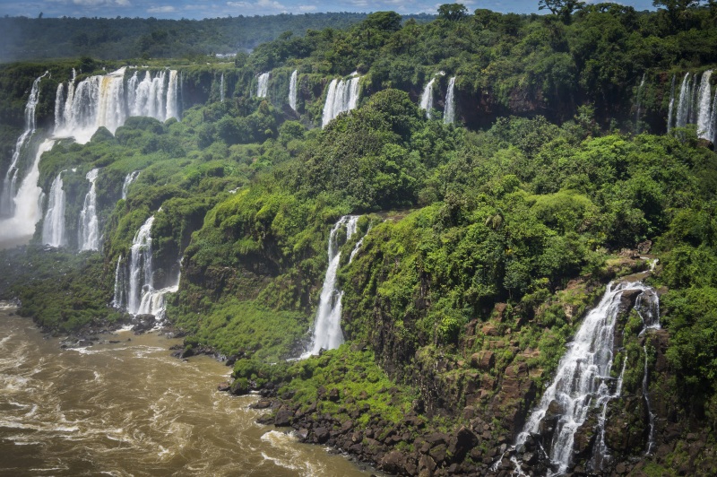 Centro reunirá pesquisas sobre a Mata Atlântica em uma única plataforma. Acima, o Parque Nacional do Iguaçu, um dos tesouros da Mata Atlântica que ainda resiste. Foto: Deni Williams/Flickr.
