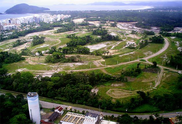 Área desmatada entre 2007 e 2008 para construção de um campo de golfe. Foto foi tirada no início deste mês (Foto: PROAM)