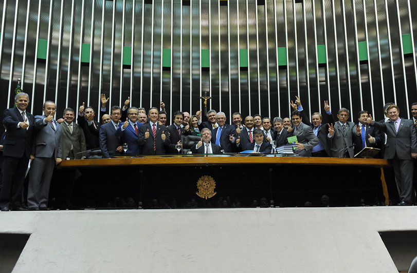 Deputados posam na votação do Código Florestal, em abril de 2012. Foto: J.Batista/ Câmara dos Deputados